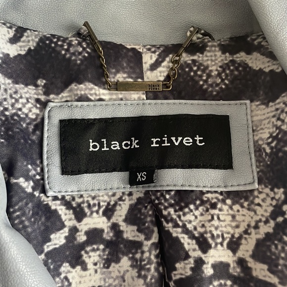 Womens black Rivet leather jacket - Picture 3 of 4